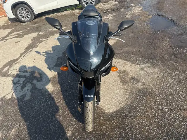 2023 Yamaha YZF-R3 ~ YAMAHA R3 ~ ABS ~ COOL BIKE ~ ONLY 18KMS ~ in Street, Cruisers & Choppers in City of Toronto - Image 8