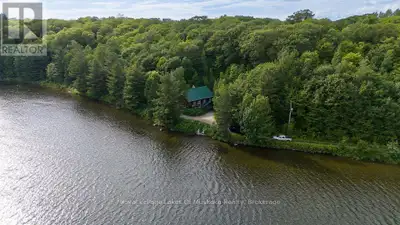 Experience the quintessential waterfront lifestyle at this extraordinary Magnetawan estate compound,...