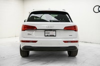 This Audi Q5 boasts a Intercooled Turbo Gas/Electric I-4 2.0 L/121 engine powering this Automatic tr... (image 6)
