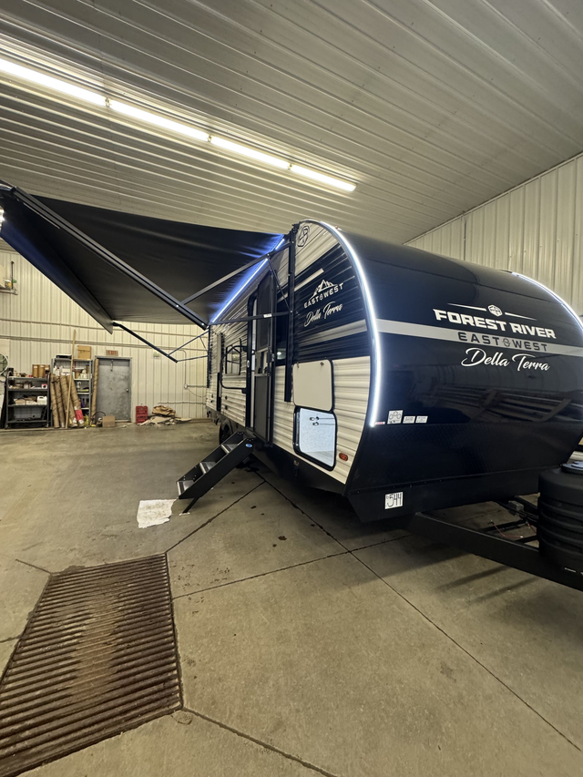 2026 FOREST RIVER DELLA TERRA 221ML in Travel Trailers & Campers in Regina - Image 4