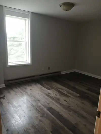 105 Princess #3 - Bright and Spacious 1BR Uptown