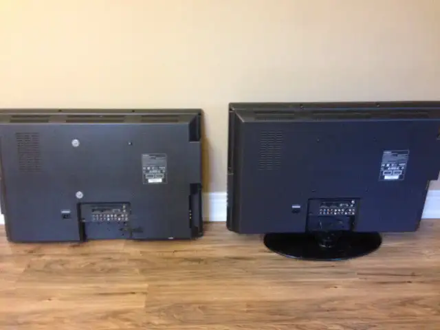Insignia - 32" Class 720p Flat-Panel LCD HDTV/DVD Combo in TVs in Mississauga / Peel Region - Image 7