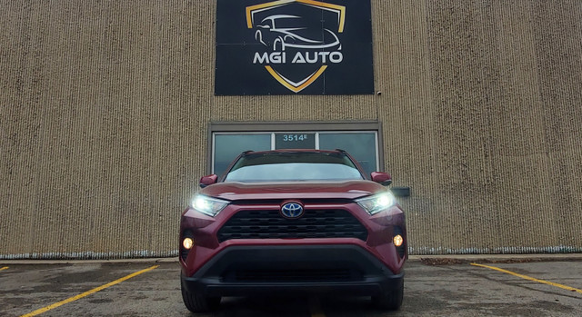 2021 Toyota RAV4 Hybrid AWD - Loaded, Sunroof, Gas & Electric in Cars & Trucks in Calgary - Image 2
