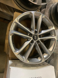 OEM Hyundai 19" Gunmetal and machined take off new cars