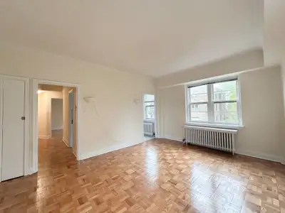 Discover Du Maurier Apartments at 3–5 Du Maurier Boulevard, ideally located in Lawrence Park North,...