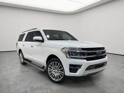 NAVIGATION, ADAPTIVE CRUISE CONTROL, PANORAMIC ROOF, HEATED REAR SEATS, POWER LIFTGATE Your next adv...