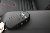 JUST 5500 KMS! 1 OWNER LOCAL TRADE, PREMIER+ JCW CONVERTIBLE, 230hp, 18" WHEELS, HEATED SEATS, HEATE... (image 5)