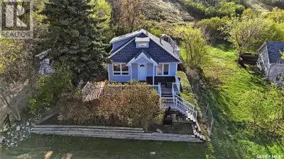 You won't want to miss this one. This 4 season cabin is sitting on a quiet crescent with stunning la...