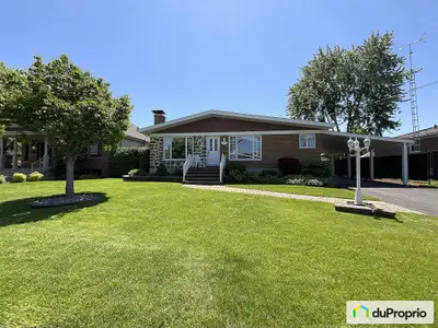 Découvrez ce charmant refuge familial, idéalement situé dans un secteur paisible et à proximité de t...