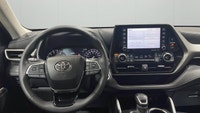 ADAPTIVE CRUISE CONTROL, LED HEADLIGHTS, BLIND SPOT MONITOR, HEATED FRONT SEATS, CROSS-TRAFFIC ALERT... (image 9)