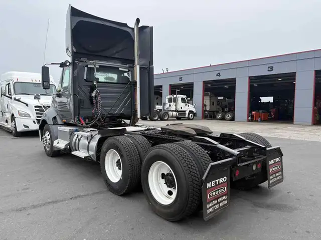 2015 International Prostar SELLING AS-IS in Heavy Trucks in Hamilton - Image 9