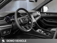 This Jeep Grand Cherokee delivers a Regular Unleaded V-6 3.6 L/220 engine powering this Automatic tr... (image 9)