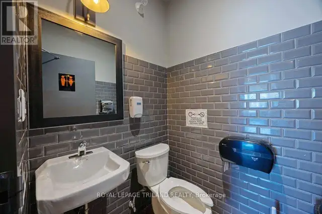 985 TALBOT STREET St. Thomas, Ontario in Commercial & Office Space for Rent in London - Image 37