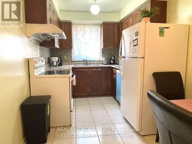 UNIT 2 - 1235 BLACKBURN DRIVE Oakville (GA Glen Abbey), Ontario in Long Term Rentals in Oakville / Halton Region - Image 6
