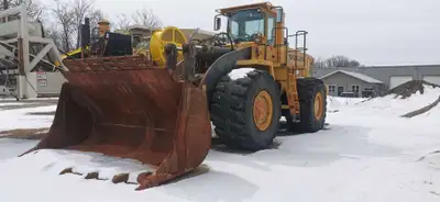 approx 20,000 hours, 16L engine, 152'' (7-8 yard) spade nose bucket, good 35/65R33 tires, cylinders...