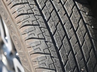... Engine: V6 Cylinder Engine 4.0L L/100Km City: 14.3 L/100Km Hwy: 11.9 Safety Equipment Electronic... (image 9)