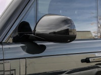 Finished in Green with a Black interior, this used 2023 Land Rover Range Rover P400 Se Swb brings mo... (image 4)