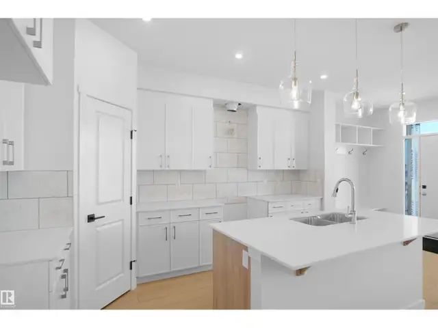 17506 5A ST NE Edmonton, Alberta in Houses for Sale in Strathcona County - Image 12