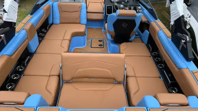 2024 Malibu M220 in Powerboats & Motorboats in Muskoka - Image 5