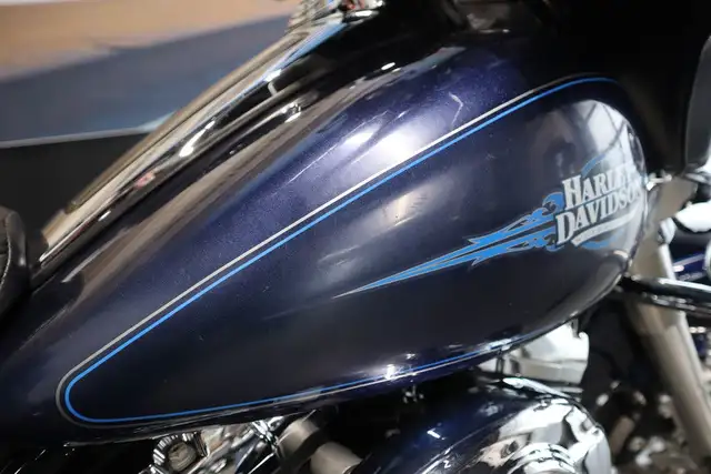 2013 Harley-Davidson FLHTC - Electra Glide Classic in Sport Touring in Edmonton - Image 15