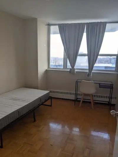 Looking for a roommate.. I have 1 private room near Sheppard Ave E & Don Mills Rd. Hello, I have a p...