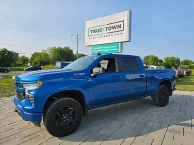 2022 Chevrolet Silverado 1500 RST 4x4 Crew Cab with the powerful 5.3L V8 and 163,322 km! Clean histo...