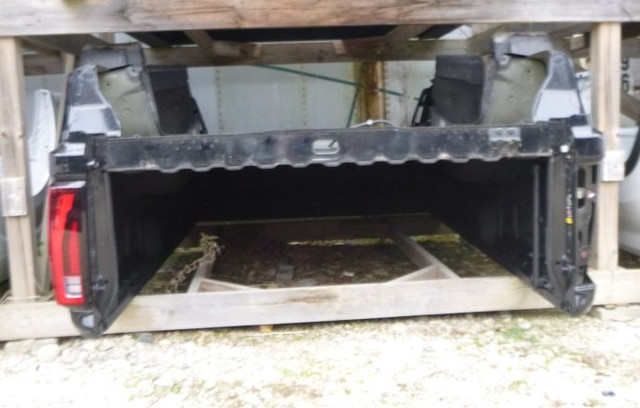 2020 - 2025 GMC Denali 8' HD 2500/3500 SRW Black Take off Truck in Auto Body Parts in Kitchener / Waterloo - Image 2