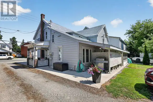 133 DUNDAS STREET Zorra (Thamesford), Ontario in Commercial & Office Space for Sale in Woodstock - Image 7