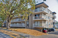 The Dunsmuir Royale Apartments - Bachelor available at 801 Esqui