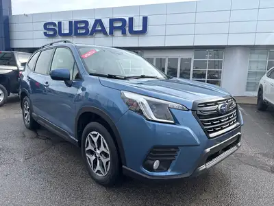 Enjoy comfort, confidence, and versatility with this 2022 Subaru Forester Convenience. Known for its...