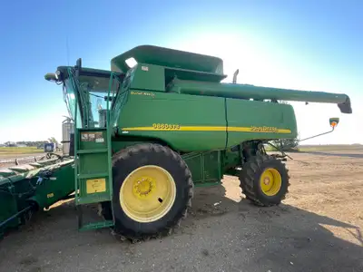 Small wire concaves. Fine cut chopper with standard tailboard. Manual folding hopper. GPS in picture...