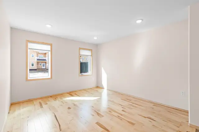 NO CONDO FEES Gorgeous Townhome w Realtor® Tamara Cromarty in Houses for Sale in Whitehorse - Image 17