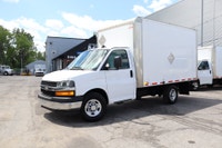 2019 Chevrolet Express 2019 CHEVROLET EXPRESS 3500 CUBE 12 PIEDS ROUE SIMPLE / 6.0 LITRES 1 SEUL PRO... (image 4)