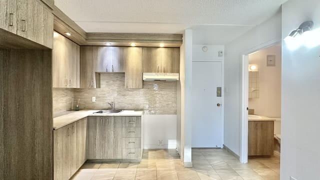 3400 Louis-Pasteur — photo 1