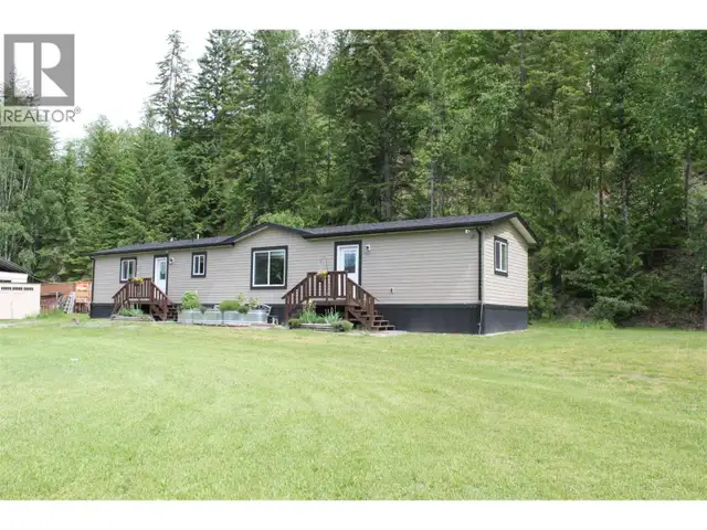 3015 6 Highway Nakusp, British Columbia in Houses for Sale in Nelson - Image 31