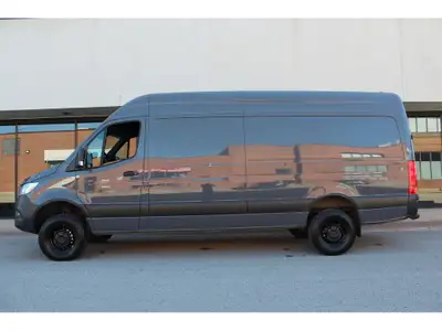 RARE FIND SPRINTER 170 FULL SIZE - 4X4!!! 2022 MERCEDES SPRINTER 2500 - HIGH ROOF -- 4X4 WITH LOW RA...