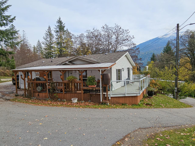 60 - 739 HIGHWAY 3A Nelson, British Columbia in Houses for Sale in Nelson - Image 2