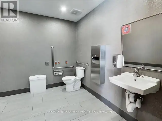 5045 MAINWAY Burlington (Uptown), Ontario in Commercial & Office Space for Rent in Oakville / Halton Region - Image 11