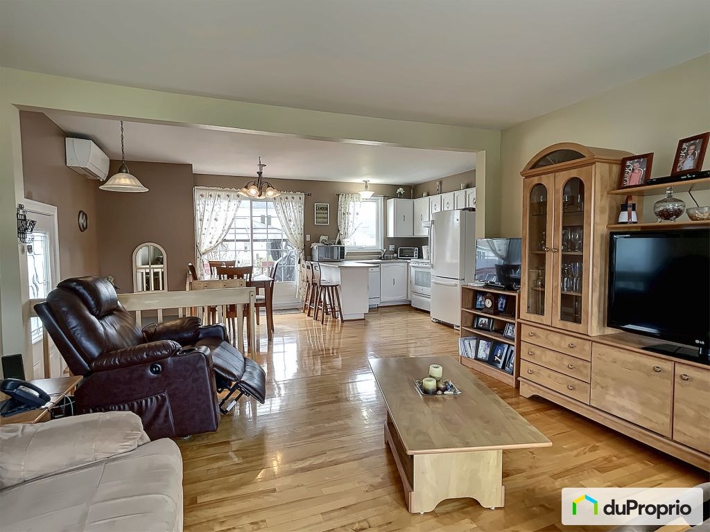 $335,000 - Bungalow for sale in Alma — photo 1