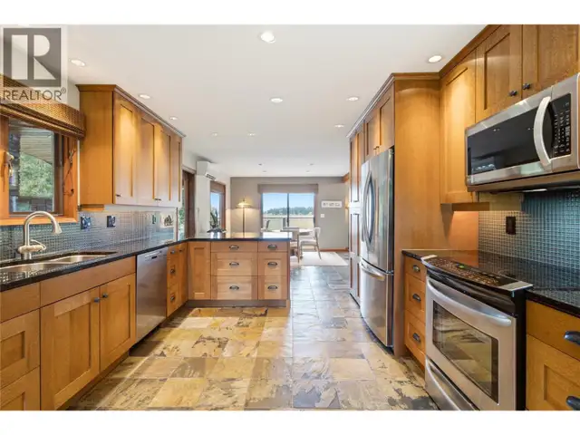 102 SANDNER Road Christina Lake, British Columbia in Houses for Sale in Penticton - Image 32