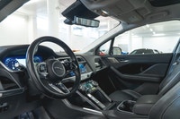 Jaguar I-PACE SE 2021: - Extérieur blanc FUJI et intérieur en cuir noir EBONY - Garantie du manufact... (image 1)