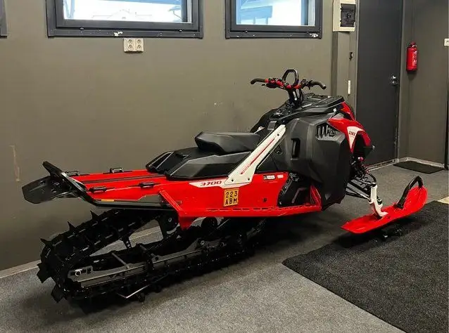 2023 LYNX SHREDDER 3700 RE TURBO (FINANCING AVAILABLE) in Snowmobiles in Strathcona County - Image 5