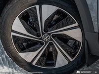 This Volkswagen Taos delivers a Intercooled Turbo Regular Unleaded I-4 1.5 L/91 engine powering this... (image 7)