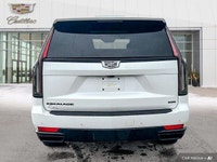 ENGINE 6.2L V8 WITH DYNAMIC FUEL MANAGEMENT Direct Injection and Variable Valve Timing includes alum... (image 3)