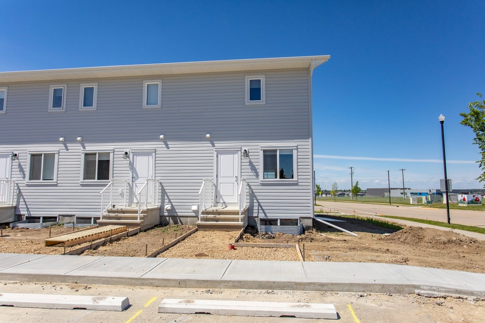 3 Bedroom Brand New Townhome in Sylvan 2