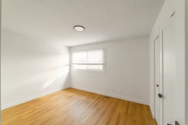 Recently renovated townhomes in NW Edmonton | Enjoy the playgrou in Long Term Rentals in Edmonton - Image 12