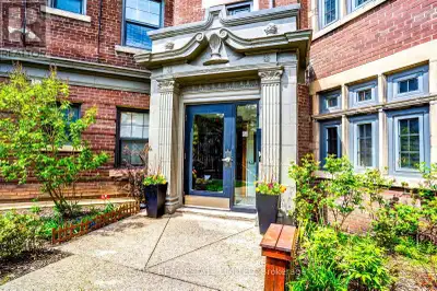 Dreaming of Deer Park!? Look no further than this coveted third floor 2-bedroom apartment! The unit...