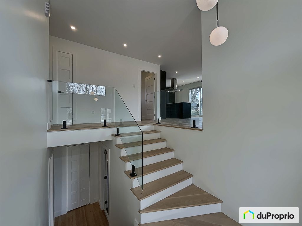 $849,000 - 2 Storey for sale in Brossard — photo 2