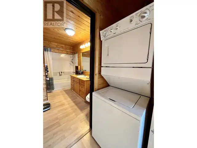 5574 LAKESIDE COURT 100 Mile House, British Columbia in Houses for Sale in 100 Mile House - Image 21