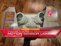 EML Technologies Thermal True Range Motion Sensor Lights